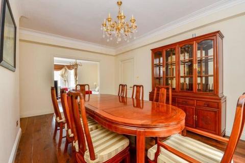 4 bedroom flat for sale, Onslow Square, London SW7