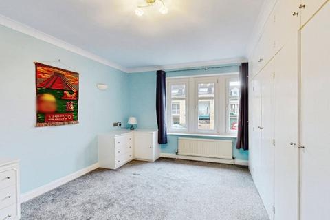 2 bedroom flat for sale, Elmete Grange, Menston, LS29