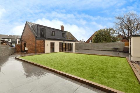 4 bedroom semi-detached house for sale, Thompson Road, Denton, Manchester, Greater Manchester, M34