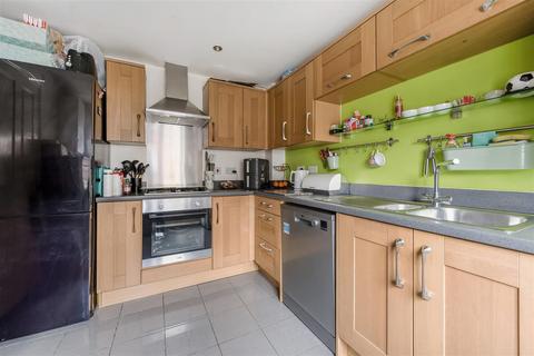 3 bedroom semi-detached house for sale, Barley Road, Andover