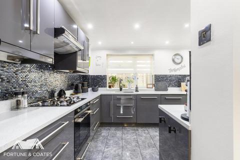 undefined, Carters Mead, Harlow