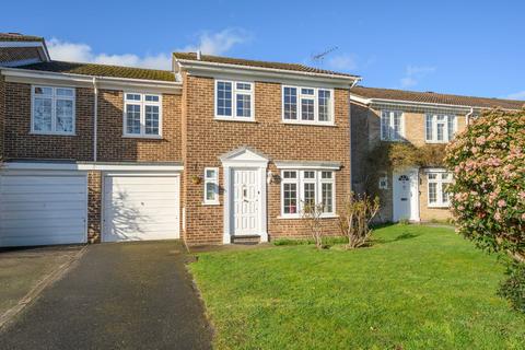 undefined, Mayfield Gardens, Walton-on-Thames, KT12