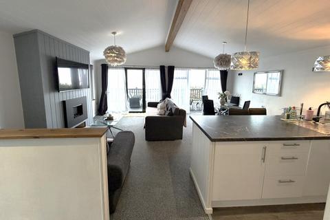 2 bedroom lodge for sale, The View, Ocean Glade, Corton NR32 5HN