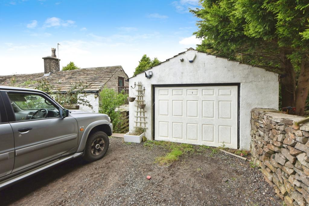 Detached Garage