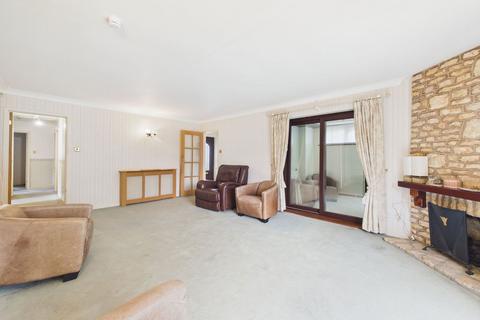 undefined, Walter Sutton Close, Calne SN11