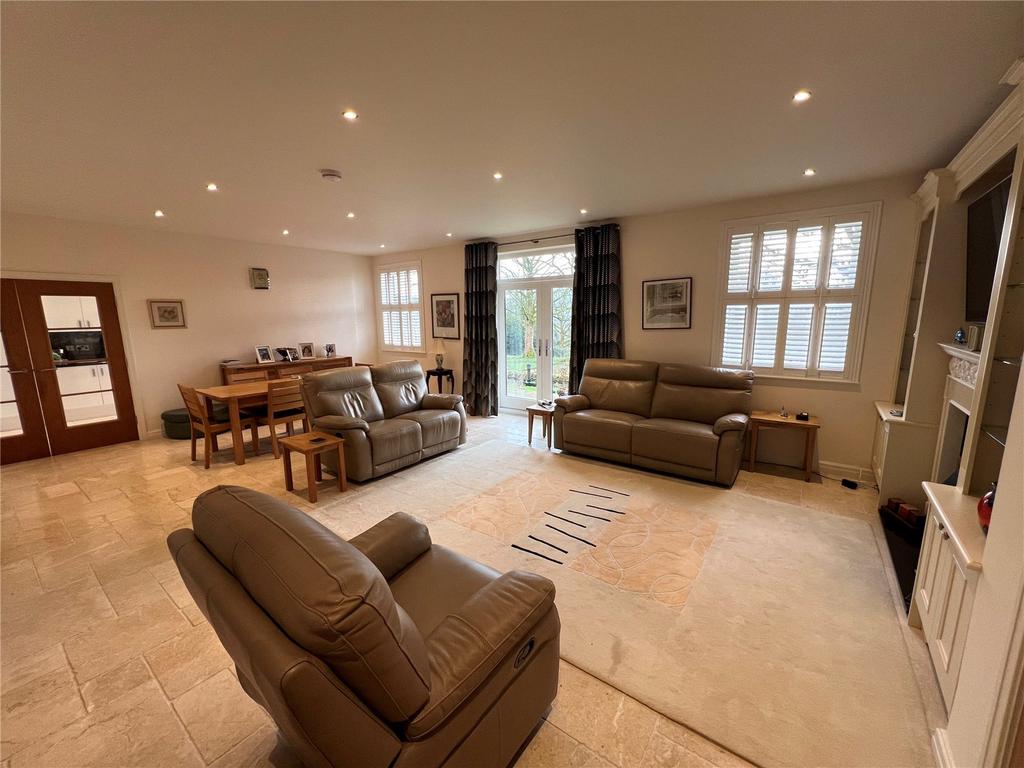 Lounge Dining Room