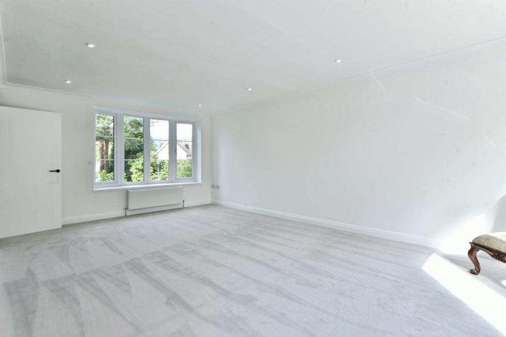 21'9 X 13'0 Lounge