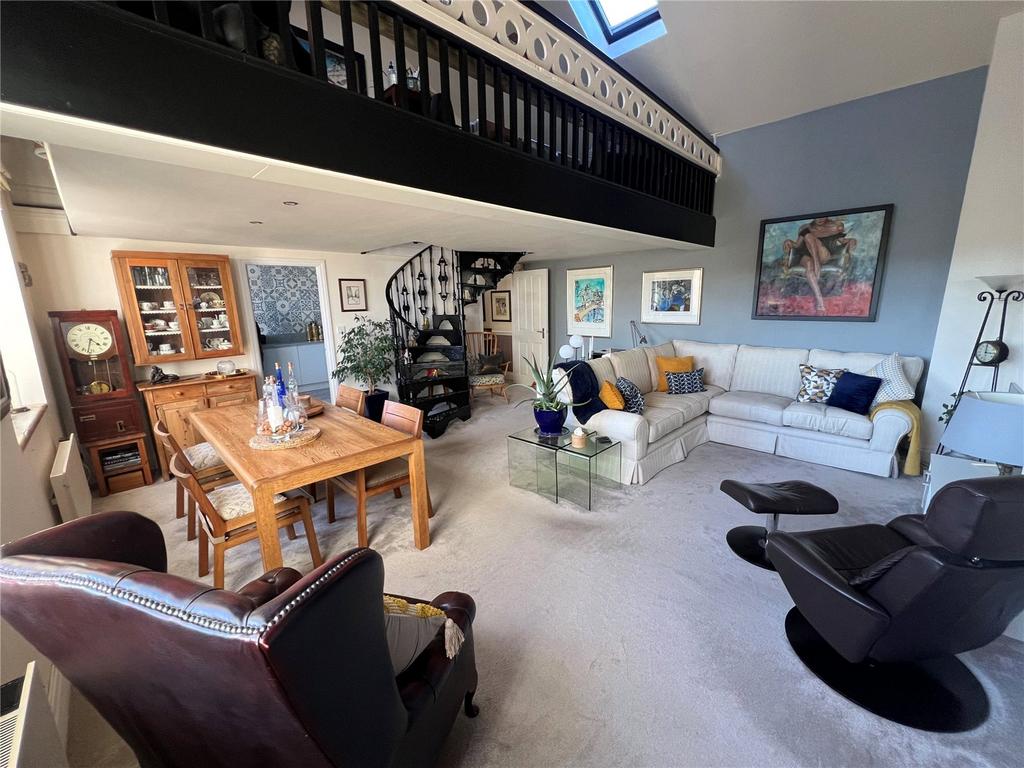 Lounge Dining Room