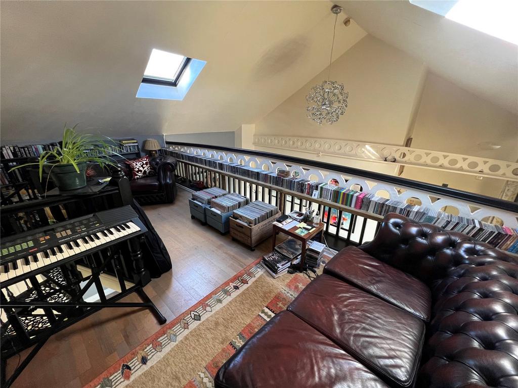 Mezzanine Deck