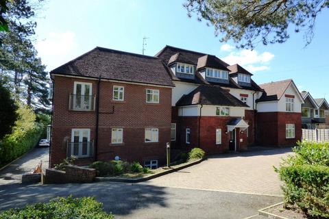 2 bedroom flat for sale, Buxton Road West, Disley, Stockport, Cheshire, SK12