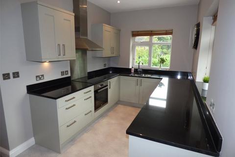 2 bedroom flat for sale, Buxton Road West, Disley, Stockport, Cheshire, SK12