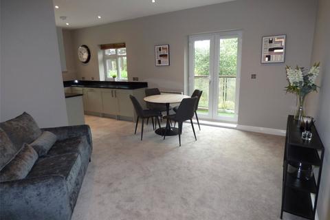 2 bedroom flat for sale, Buxton Road West, Disley, Stockport, Cheshire, SK12