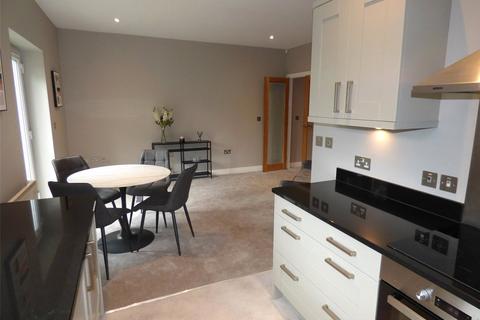 2 bedroom flat for sale, Buxton Road West, Disley, Stockport, Cheshire, SK12