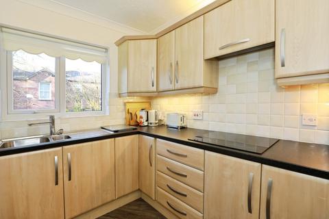 2 bedroom flat for sale, Tabley Road, Knutsford, Cheshire, WA16