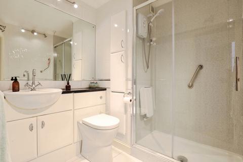 2 bedroom flat for sale, Tabley Road, Knutsford, Cheshire, WA16