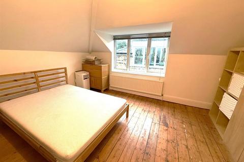 undefined, Brondesbury Road, Queens Park NW6