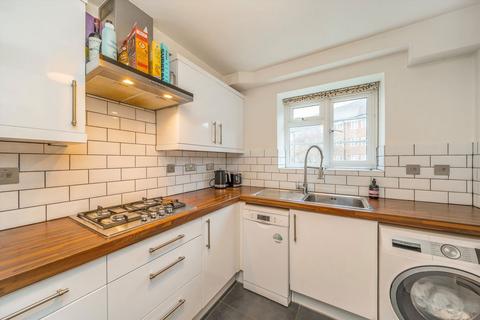 2 bedroom flat for sale, Courtlands, Richmond TW10