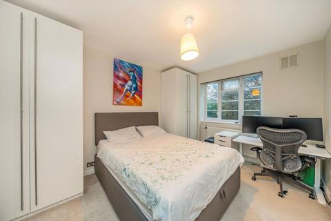 2 bedroom flat for sale, Courtlands, Richmond TW10