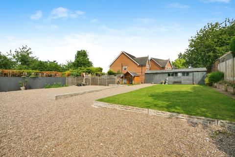 3 bedroom bungalow for sale, Ashby Road, Woodville, Swadlincote, Derbyshire, DE11