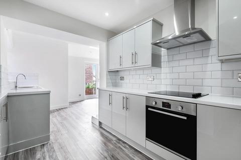 3 bedroom detached house to rent, Donnington Gardens, Walkden, , M28 3FW