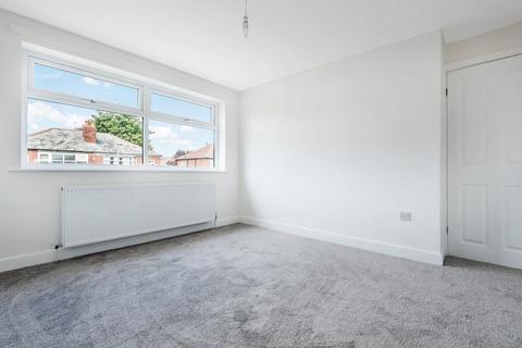 3 bedroom detached house to rent, Donnington Gardens, Walkden, , M28 3FW