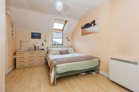 2 bedroom flat for sale, Albany Court, 43 Broad Road, Sale, Greater Manchester, M33