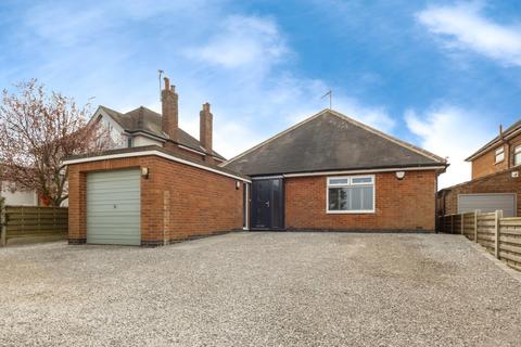 3 bedroom bungalow for sale, Grantham Road, Radcliffe-on-Trent, Nottingham, Nottinghamshire, NG12