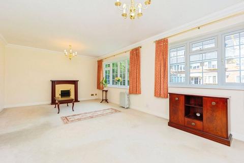 2 bedroom flat for sale, Dorchester Court, Brooklands Road, Sale, Greater Manchester, M33