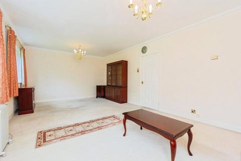 2 bedroom flat for sale, Dorchester Court, Brooklands Road, Sale, Greater Manchester, M33