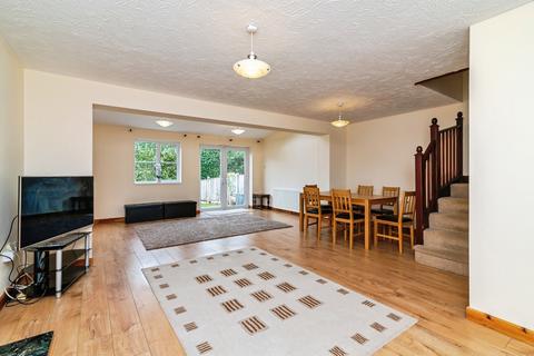 3 bedroom semi-detached house for sale, Kestrel Drive, Bingham, Nottinghamshire, NG13