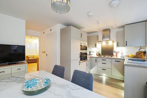 3 bedroom semi-detached house for sale, Burrows Drive, Bingham, Nottingham, Nottinghamshire, NG13