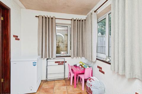 3 bedroom detached house for sale, Lovatt Close, Stretton, Burton-on-Trent, Staffordshire, DE13