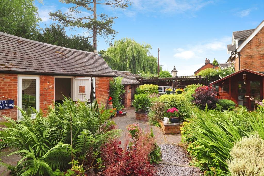 Garden/Annexe