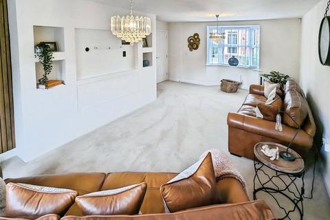 5 bedroom detached house for sale, Hall Lane, Drakelow, Burton-on-Trent, Derbyshire, DE15