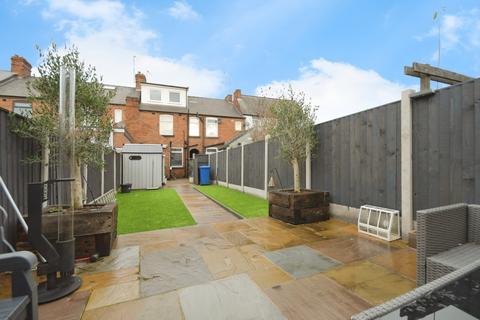 3 bedroom terraced house for sale, Wharf Lane, Chesterfield, Derbyshire, S41