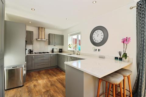 5 bedroom detached house for sale, Nether View, Bolsover, Chesterfield, Derbyshire, S44
