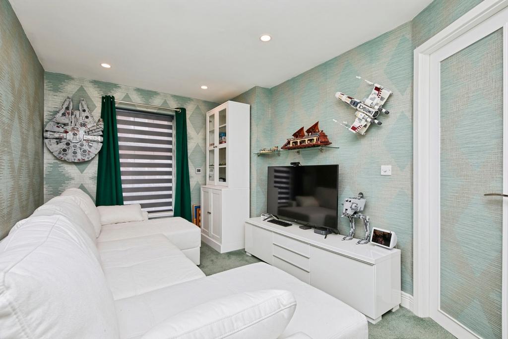 Bedroom / Office