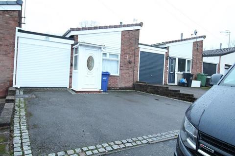 2 bedroom bungalow to rent, Alder Road, Kingswinford