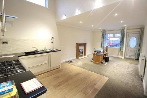2 bedroom bungalow to rent, Alder Road, Kingswinford