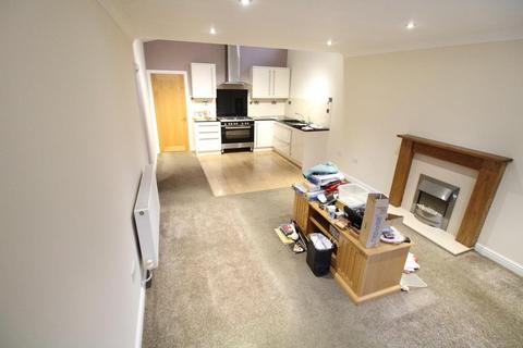 2 bedroom bungalow to rent, Alder Road, Kingswinford