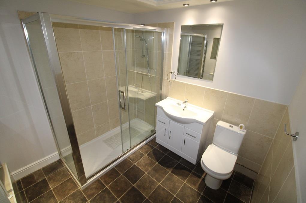 SHOWER ROOM.jpg
