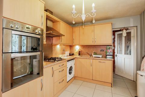 undefined, Manor Drive, Leicester, Leicestershire, LE4