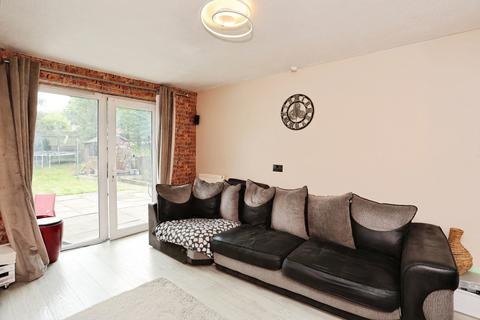 2 bedroom bungalow for sale, Stonesby Avenue, Leicester, Leicestershire, LE2