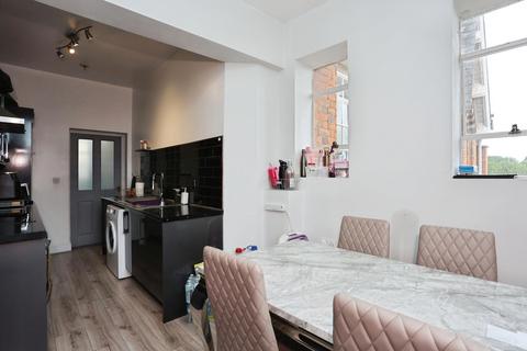 undefined, Grosvenor Gate, Leicester, Leicestershire, LE5