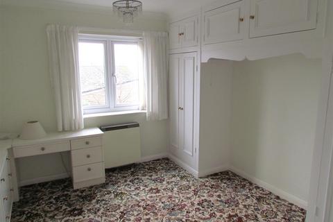 2 bedroom retirement property for sale, Potter Hill, Pickering