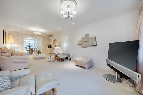 5 bedroom detached house for sale, Silver Birches Way, Elstead, Godalming, Surrey, GU8