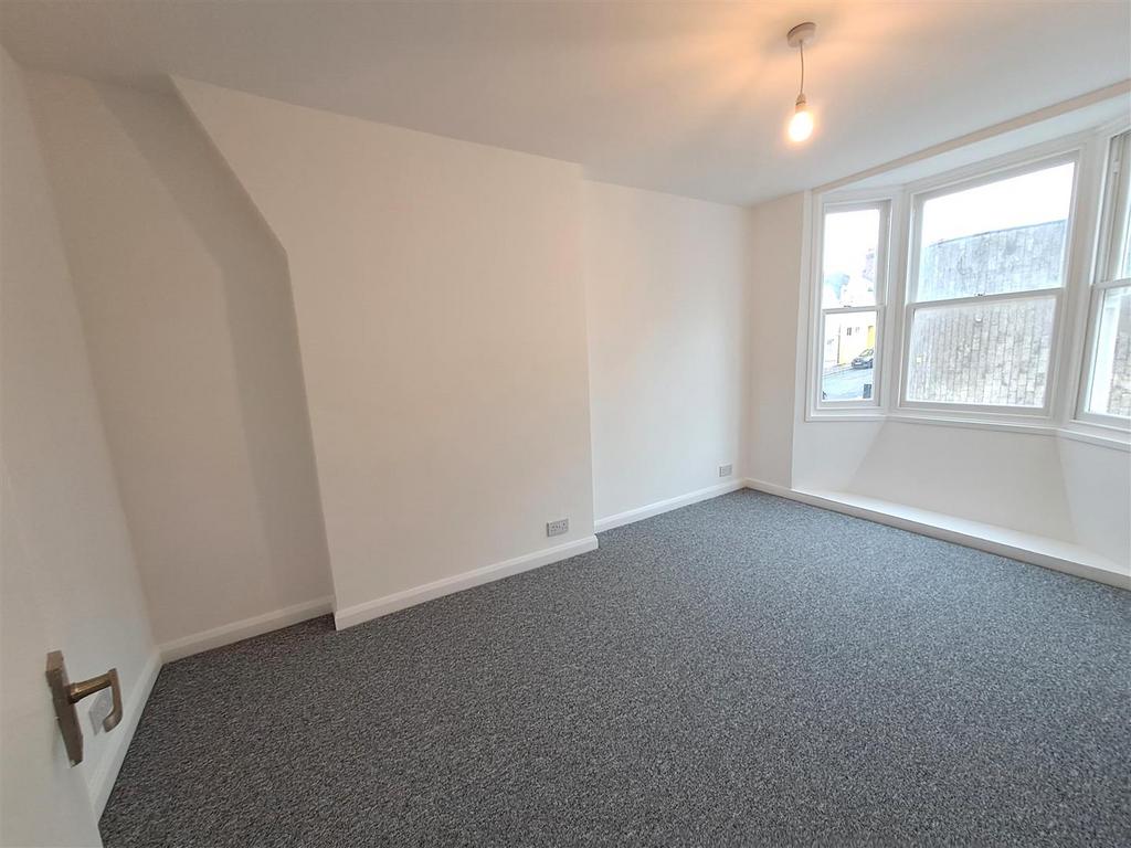 Bedroom One.jpg