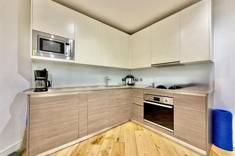 1 bedroom apartment to rent, Balfour Road, Hounslow TW3