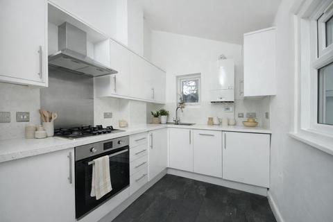 2 bedroom terraced house for sale, Felix Road, W13