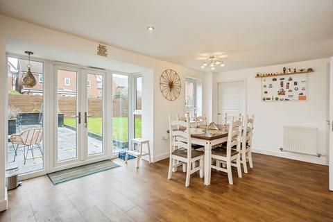4 bedroom detached house for sale, Fieldfare Close, East Leake, Loughborough, Nottinghamshire, LE12